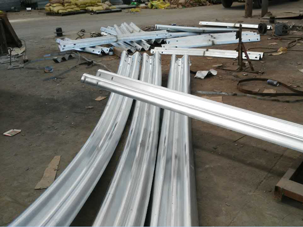 兩波護欄闆彎道用彎闆